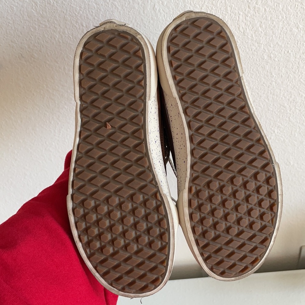 Vans - Picture 3 of 5